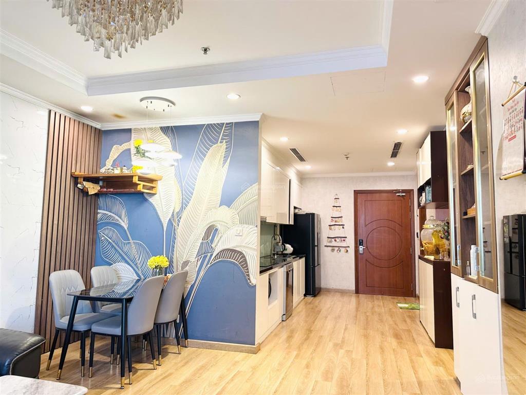 Bán 2 phòng ngủ sáng park hill times city rộng 79m2 đủ đồ mới giá có 9.15 tỷ