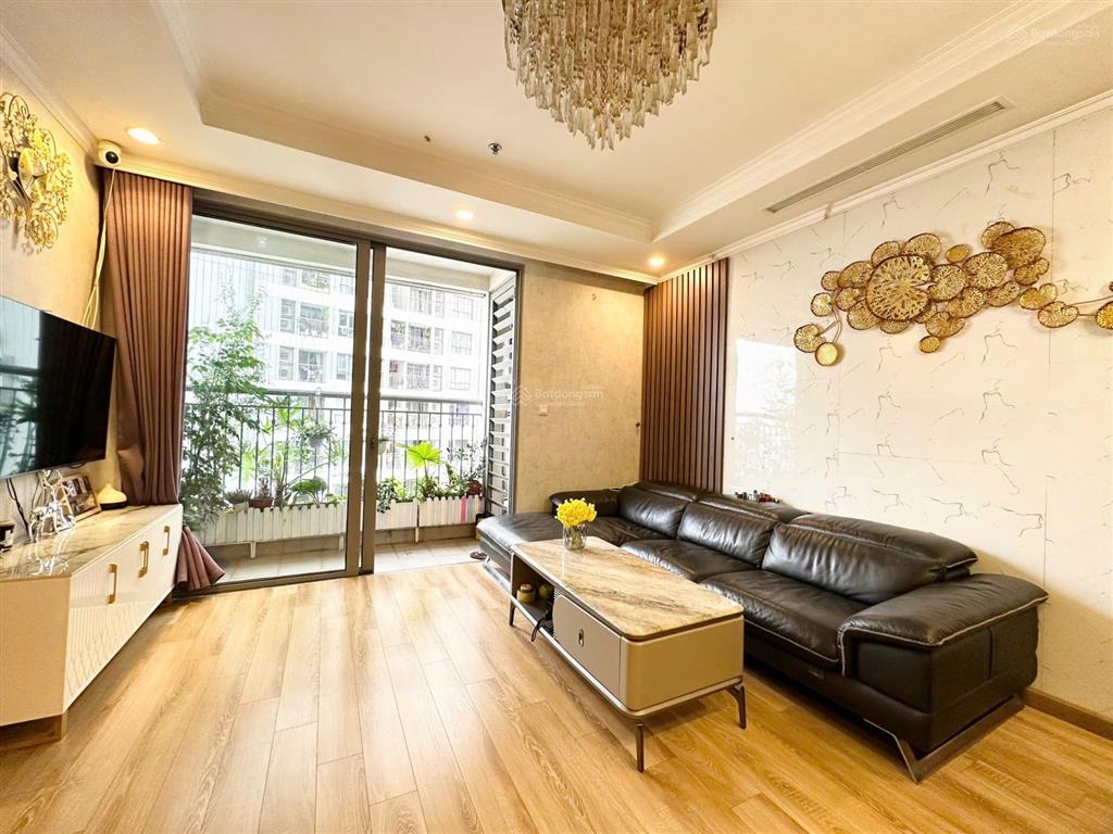 Bán 2 phòng ngủ sáng park hill times city rộng 79m2 đủ đồ mới giá có 9.15 tỷ