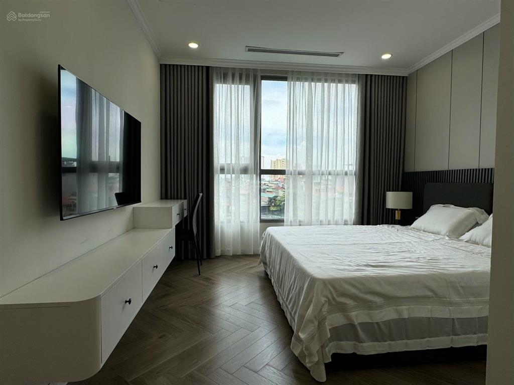 Cho thuê căn góc 4 phòng ngủ sáng đủ đồ park hill kđt times city chỉ với 27 triệu 1 tháng
