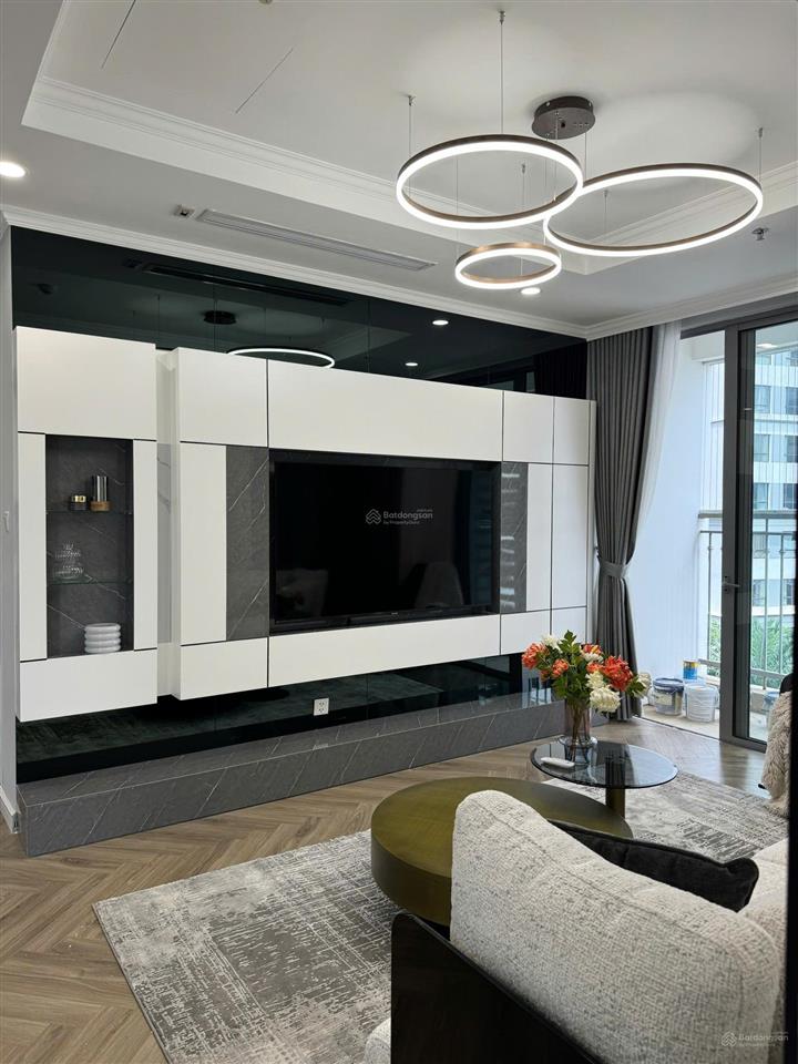 Cho thuê căn góc 4 phòng ngủ sáng đủ đồ park hill kđt times city chỉ với 27 triệu 1 tháng