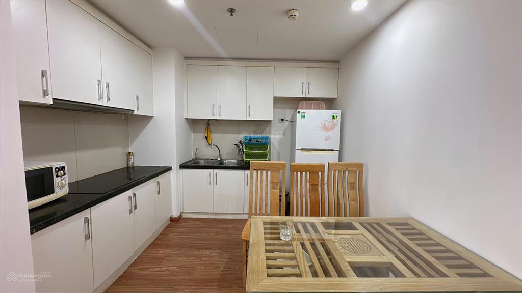 Cho thuê căn hộ 2 phòng ngủ sáng times city rộng 83m2 view nhạc nước đủ đồ có 15tr/th ở luôn