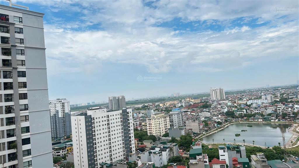 Cho thuê căn hộ 2 phòng ngủ sáng times city rộng 83m2 view nhạc nước đủ đồ có 15tr/th ở luôn