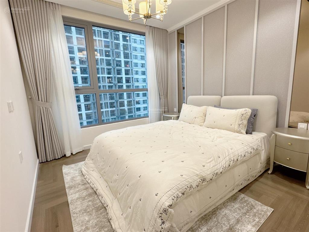 Cho thuê 3 ngủ vip đồ cực đẹp xịn park hill 116m2 khu đô thị times city