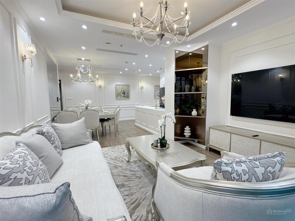 Cho thuê 3 ngủ vip đồ cực đẹp xịn park hill 116m2 khu đô thị times city