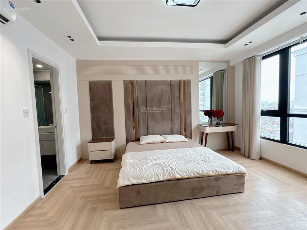 Cho thuê căn hoa hậu 2 phòng ngủ sáng times city đầy đủ đồ đẹp mới giá hạt dẻ