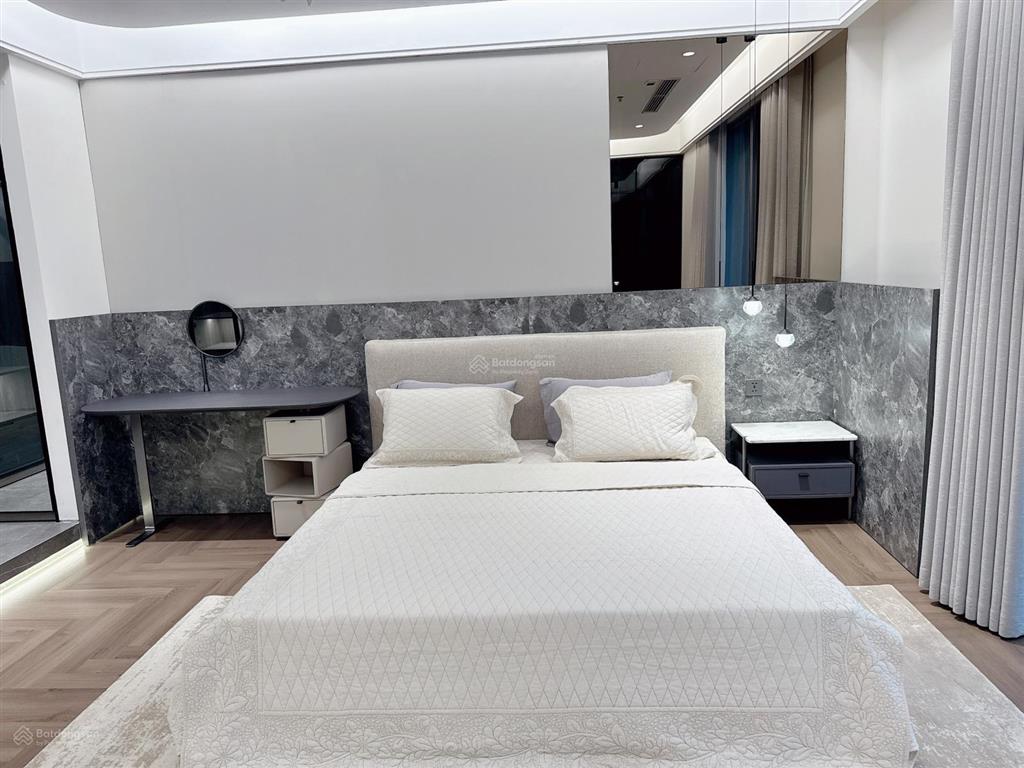 Cho thuê căn góc 4 phòng ngủ đồ xịn đẹp tại chung cư park hill khu đô thị times city