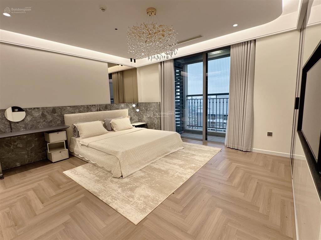 Cho thuê căn góc 4 phòng ngủ đồ xịn đẹp tại chung cư park hill khu đô thị times city