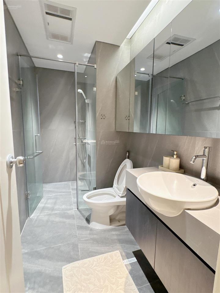 Cho thuê căn góc 4 phòng ngủ đồ xịn đẹp tại chung cư park hill khu đô thị times city