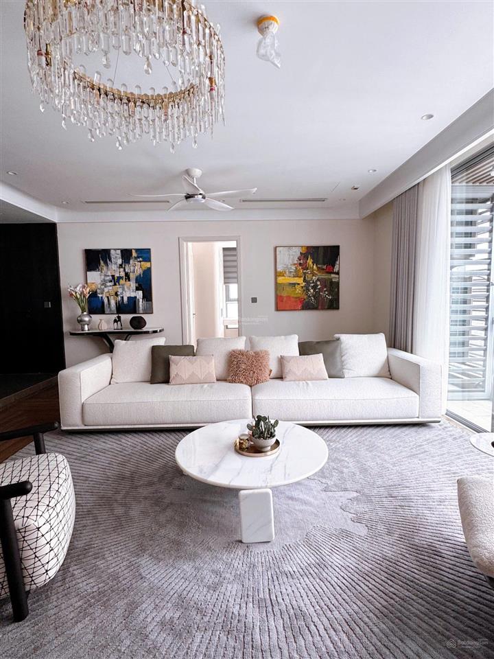 Cho thuê căn góc 4 phòng ngủ đồ xịn đẹp tại chung cư park hill khu đô thị times city