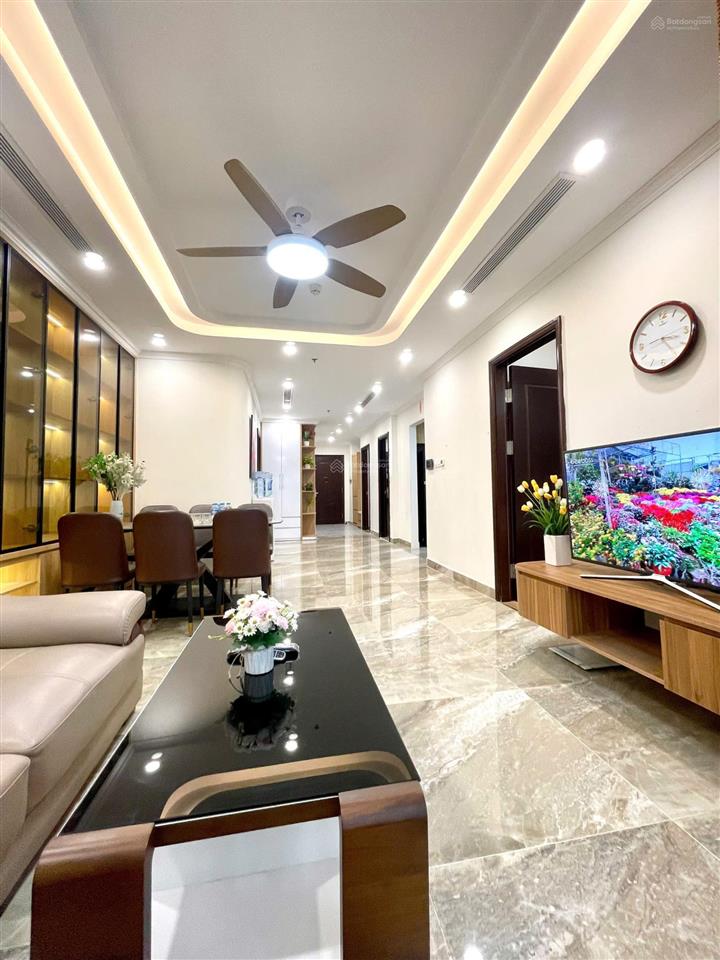 Cho thuê 3 phòng ngủ times city 120m2 có slot ô tô vào ở luôn