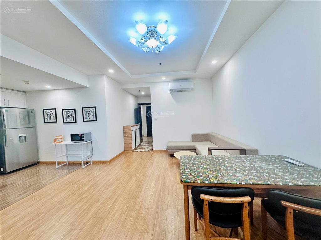 Cho thuê 2 ngủ sáng chung cư times city t9 hướng nam view park hill tầng trung đủ đồ