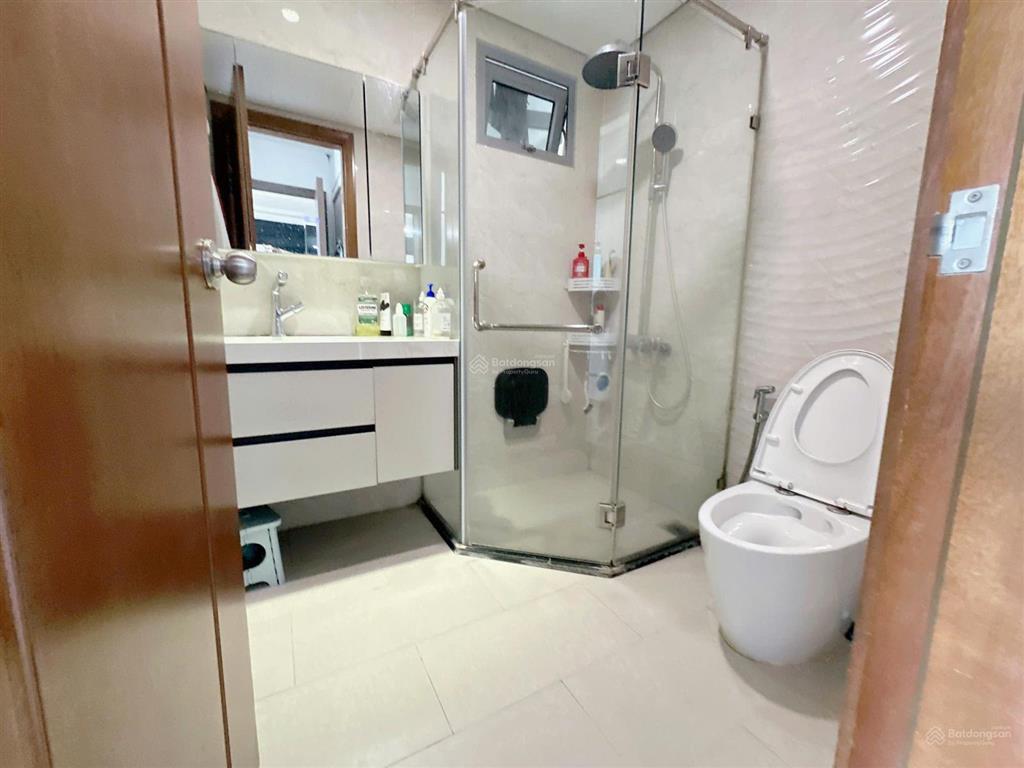 Bán căn hộ 2 phòng ngủ park hill ban công đông nam đầy đủ đồ xịn gỗ an cường 800tr