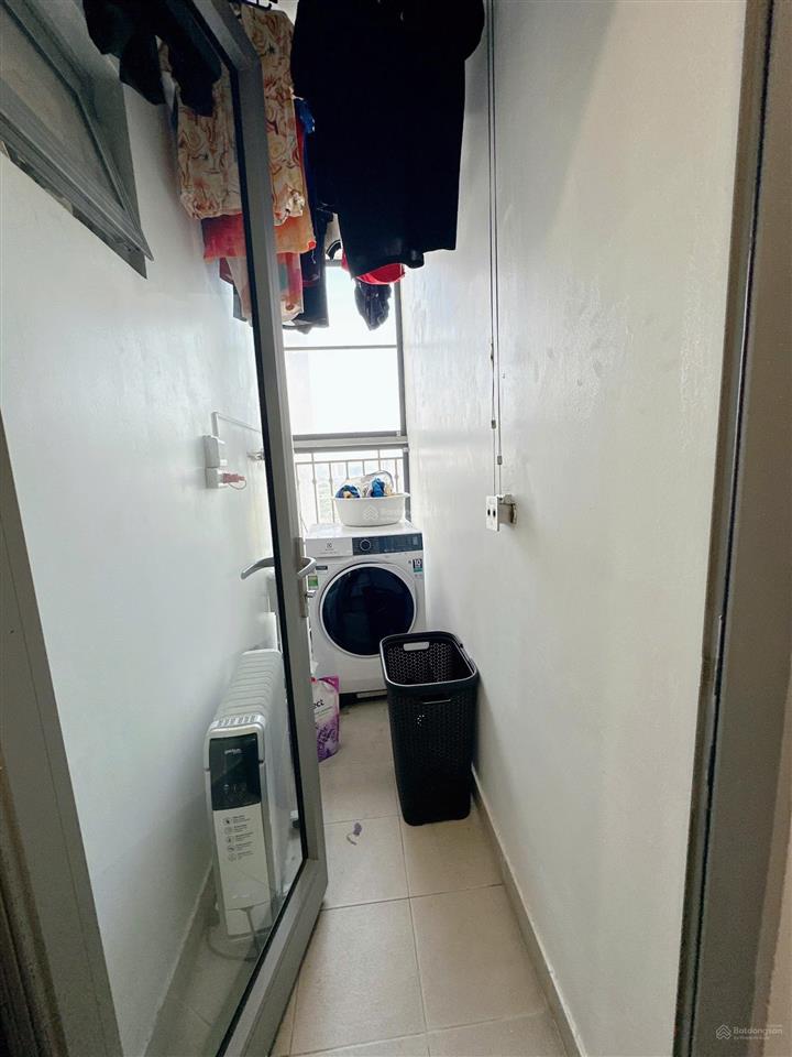 Bán căn hộ 2 phòng ngủ park hill ban công đông nam đầy đủ đồ xịn gỗ an cường 800tr