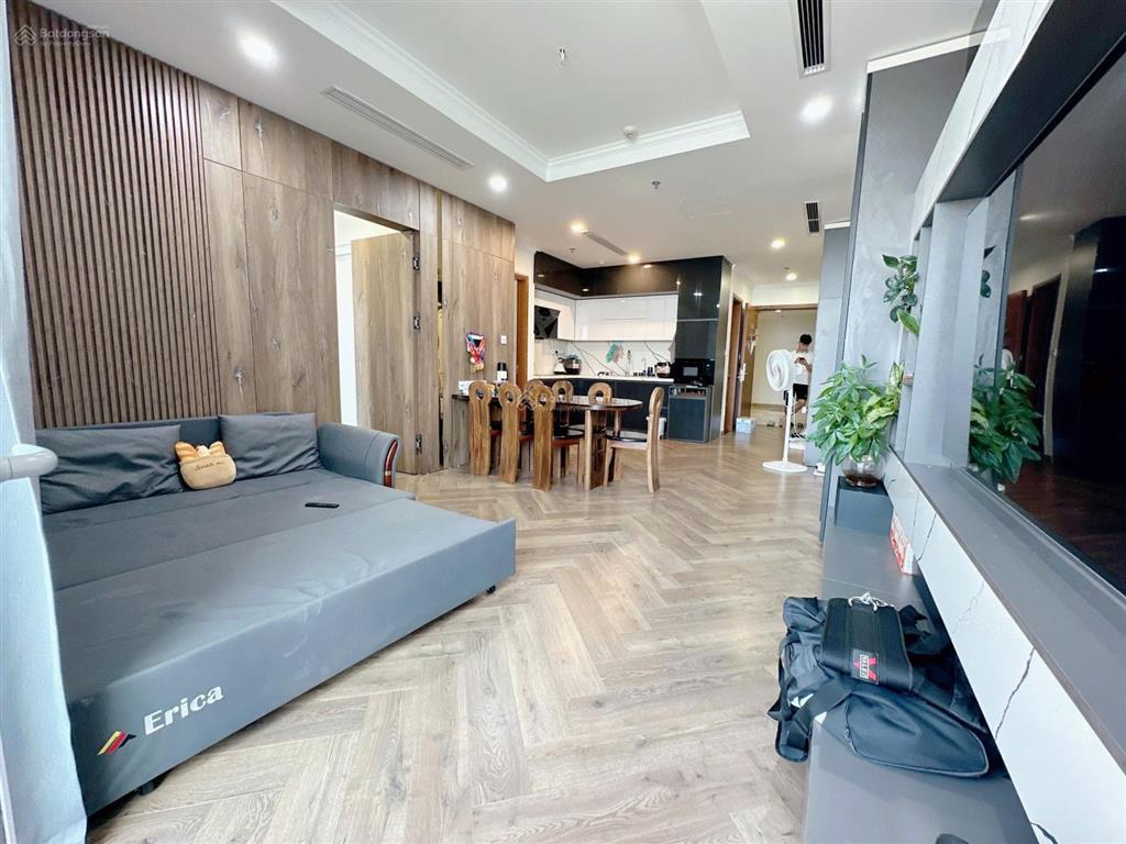 Bán căn hộ 2 phòng ngủ park hill ban công đông nam đầy đủ đồ xịn gỗ an cường 800tr