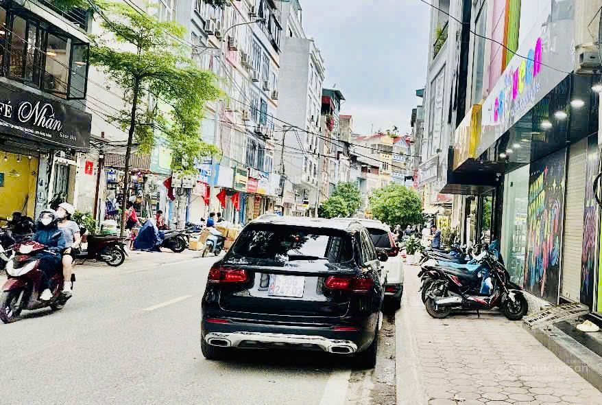 Cho thuê cả nhà 5 tầng mặt phố tam khương