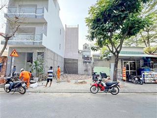 Thơm  3 lô đất nở hậu mặt tiền đường số kdc trung tâm cạnh pmh q7