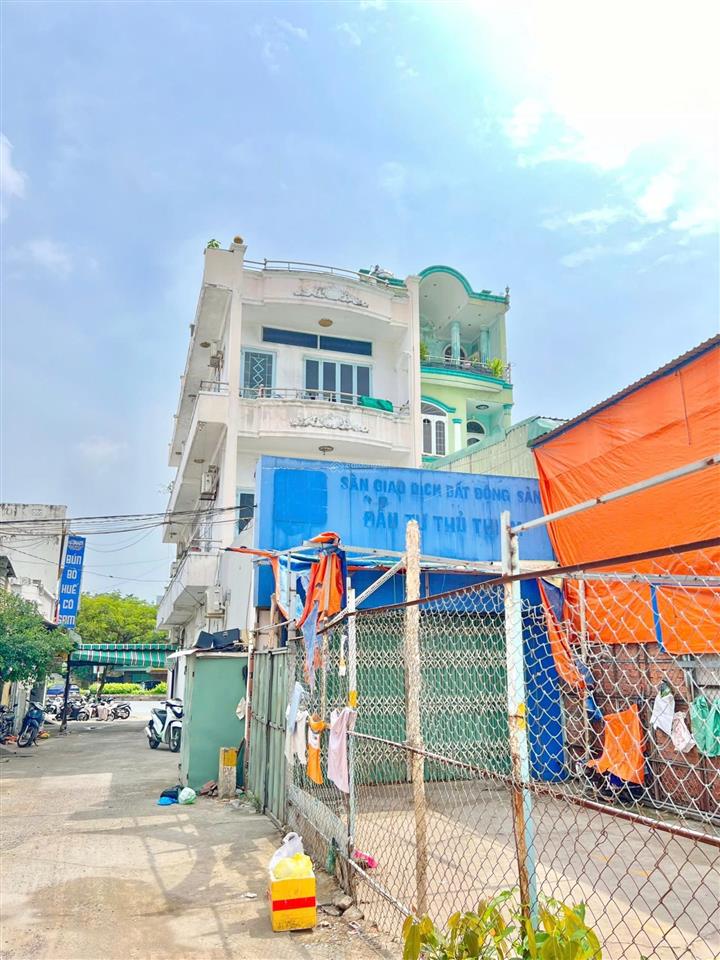 Bán góc 3 mặt tiền nguyễn văn linh quận 7 tuyến chính q4 qua q7