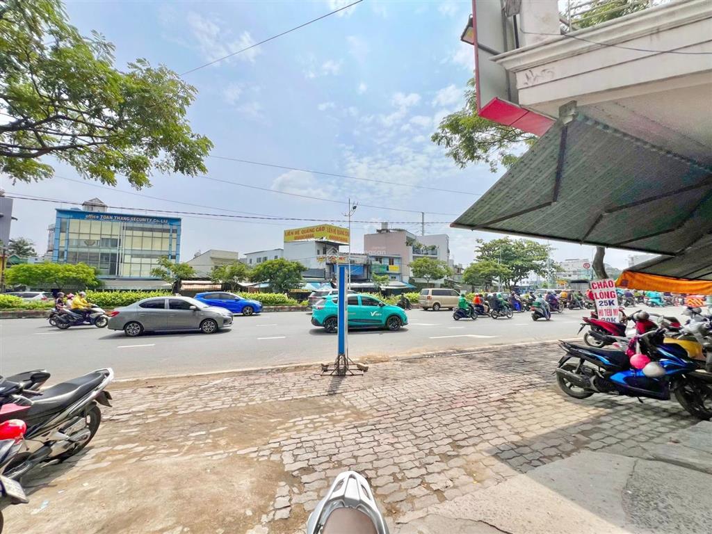 Bán góc 3 mặt tiền nguyễn văn linh quận 7 tuyến chính q4 qua q7