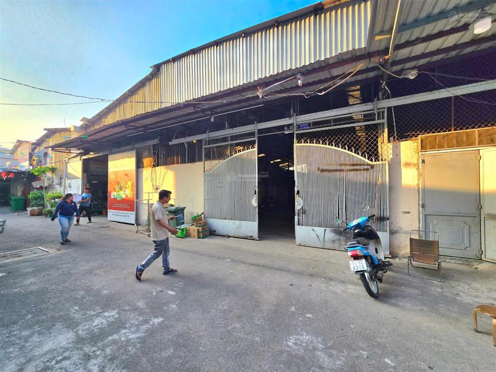 Hiếm  kho 300m² tiện chứa đồ, hàng hóa đường số tân quy q7 giá 30tr/th