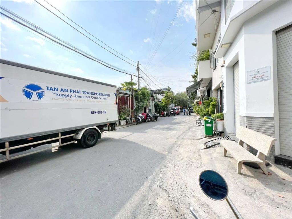 Hiếm  kho 300m² tiện chứa đồ, hàng hóa đường số tân quy q7 giá 30tr/th