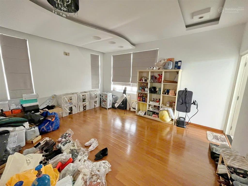 Biệt thự đẹp 234m² hầm, 3 tầng kdc sadeco quận 7 (gần vivo) giá 40 tỷ
