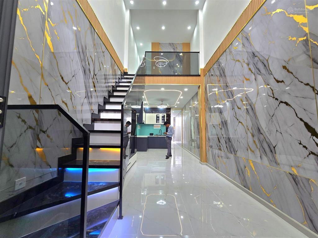 Nhà đẹp hẻm 803 huỳnh tấn phát 3pn 3wc xách valy vào ở ngay, vị trí trung tâm quận 7
