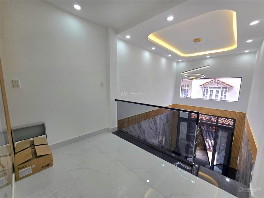 Nhà đẹp hẻm 803 huỳnh tấn phát 3pn 3wc xách valy vào ở ngay, vị trí trung tâm quận 7