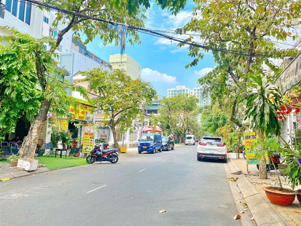 Hàng thơm mt đường 81 song song nguyên thị thập quận 7  ngang 8.8m x dài 23m