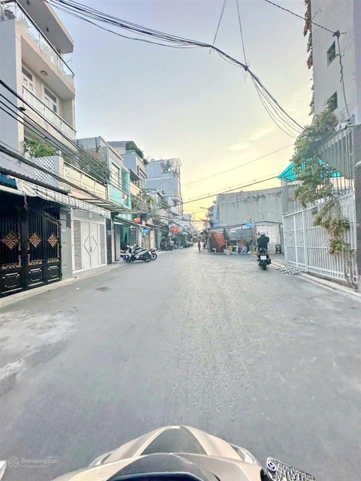 Nhà đẹp hẻm xe hơi lê văn lương gần lottle quận 7 giá giảm sâu