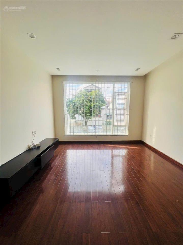 Giảm 1,5 tỷ  nhà phố 3 tầng, không lỗi phong thủy chỉ còn 23,5 tỷ