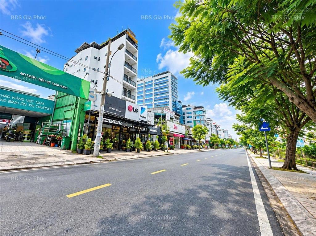 Bán tài sản 851 trần xuân soạn, quận 7  ngang 8m x 41m  thích hợp xây tòa nhà view sông