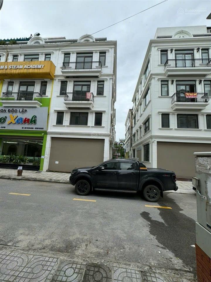 Cần bán căn nhà liền kề xẻ khe đất 84m2 xây 4 tầng hoàn thiện mặt ngoài đẹp khu 31ha ngô xuân quảng