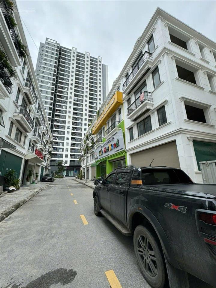 Cần bán căn nhà liền kề xẻ khe đất 84m2 xây 4 tầng hoàn thiện mặt ngoài đẹp khu 31ha ngô xuân quảng