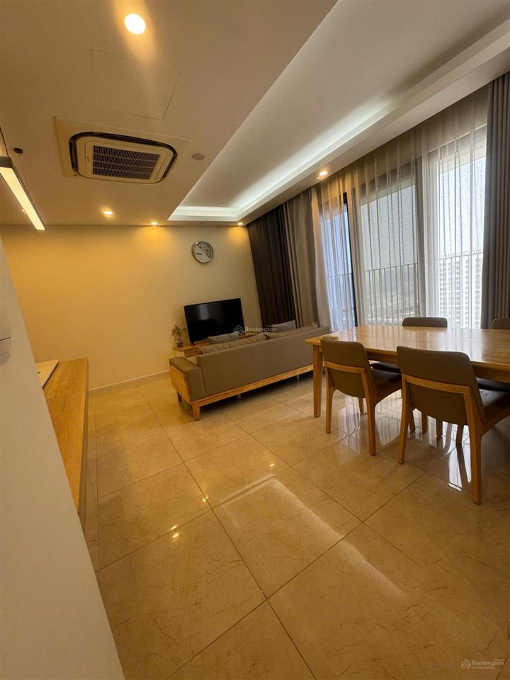 Bán gấp căn góc 3pn full nội thất tòa c1 d'capitale chỉ 10,5 tỷ bao phí