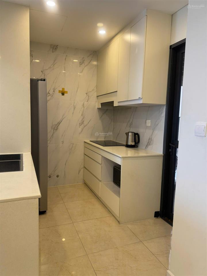 Bán gấp căn góc 3pn full nội thất tòa c1 d'capitale chỉ 10,5 tỷ bao phí