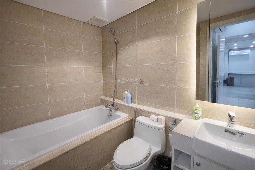 Cho thuê gấp căn hộ 3pn 121m² vinhomes d'capitale, 33 triệu vnd, p. trung hòa, cầu giấy