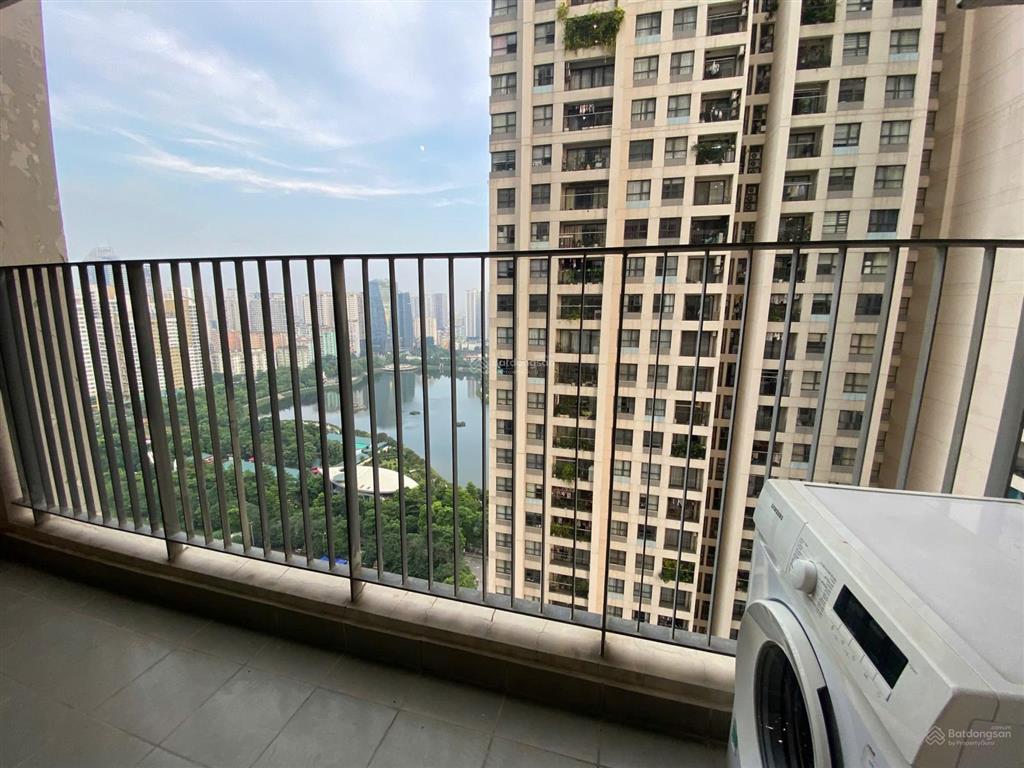 Bán studio full đồ tòa c2 dcapitale trần duy hưng, phường yên hòa, sẵn sổ.  0968 762 ***
