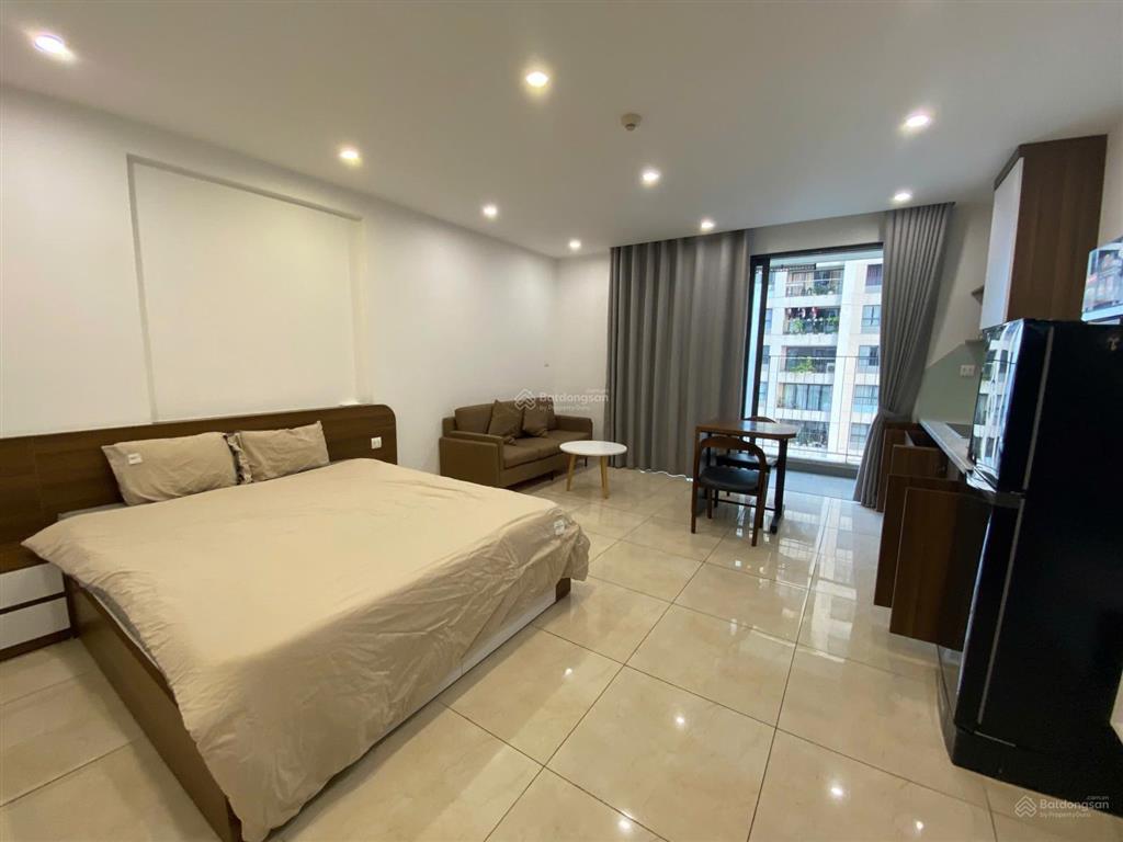 Bán studio full đồ tòa c2 dcapitale trần duy hưng, phường yên hòa, sẵn sổ.  0968 762 ***