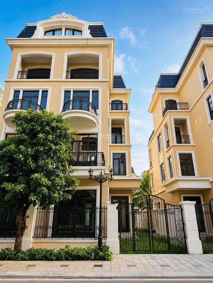 Bán biệt thự song lập ngọc trai 140m2 sau apvoucher giá tts chỉ còn ~20 tỷ quá hời