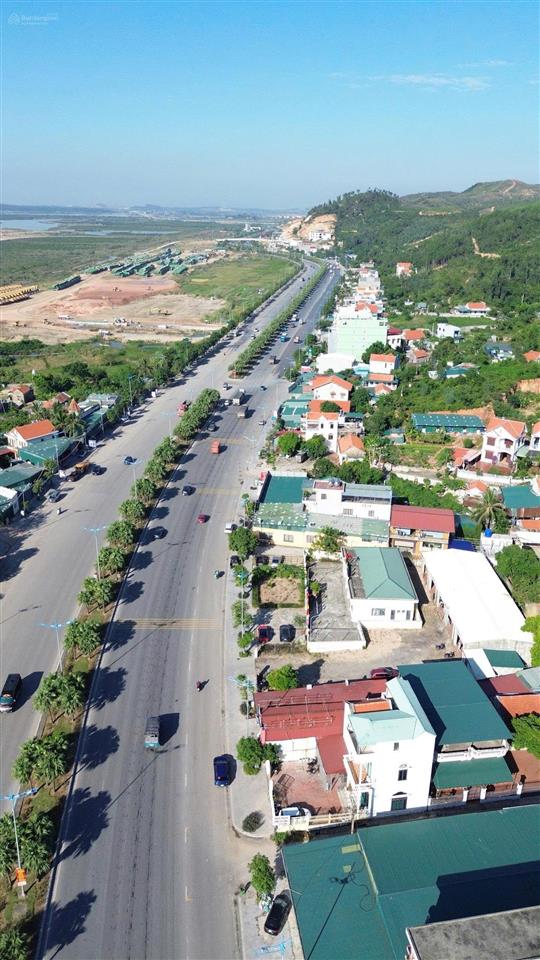 Bán ô góc 2 mặt tiền đối diện văn phòng bán hàng vinhomes hạ long xanh  đường 60m  dt 186m²