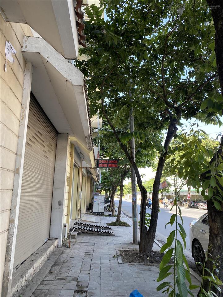 Bán lk đô nghĩa mặt đường nguyễn trác  kdoanh ngày đêm đã ht cơ bản 6 tầng 1 tum và ô chờ thang