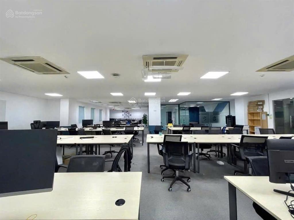 Cho thuê sàn văn phòng chính chủ mặt tiền phan xích long, dt 200m2 giá chỉ 11$/m2