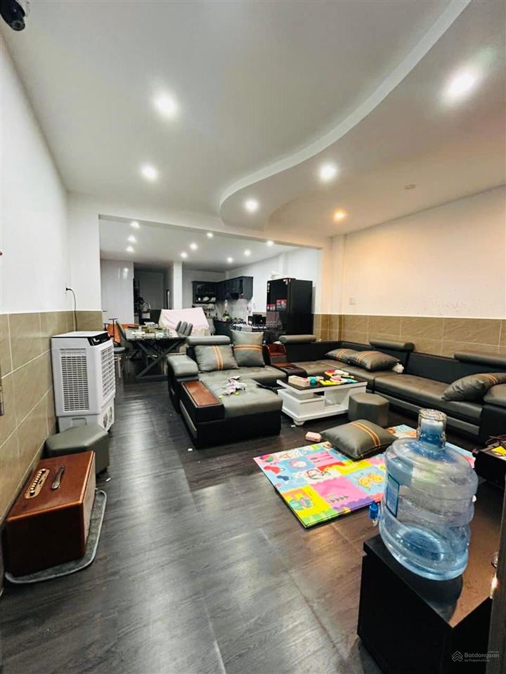 Bán gấp nhà trung tâm bàu cát, 4.5x23, 101.200m2, giá 8 tỷ hơn