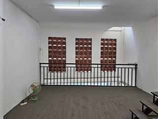 Bán gấp nhà mặt tiền đồng hồ, 4.5x9, 3 tầng, giá 5 tỷ hơn