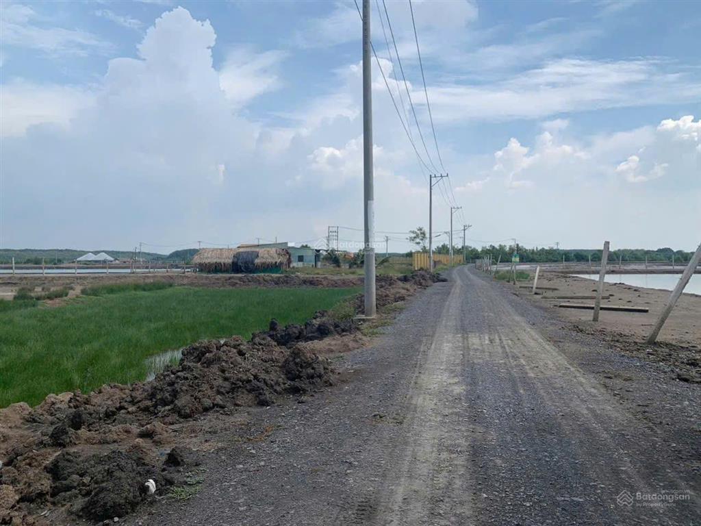 Ngộp 53.000m2 mt lộ đá xanh 10m thuộc xã lý nhơn cần giờ. giá 1tr/m2