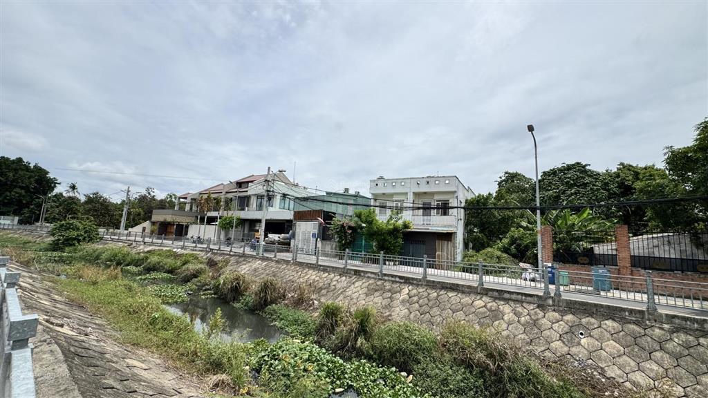 Cần bán lô đất 69m² đường thông mặt rạch gần trường học, phường an phú đông, giá chỉ 4,6 tỷ