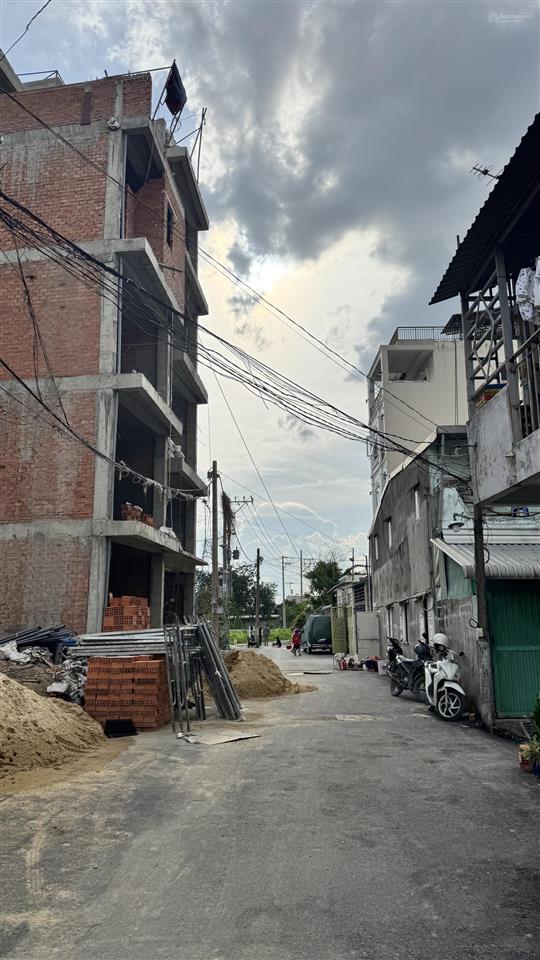 Lô góc 2 mt 58,5 m2 full thổ, ngang 5,18m dài 12,5 m giá 5 tỷ 250 đường vườn lài an phú đông