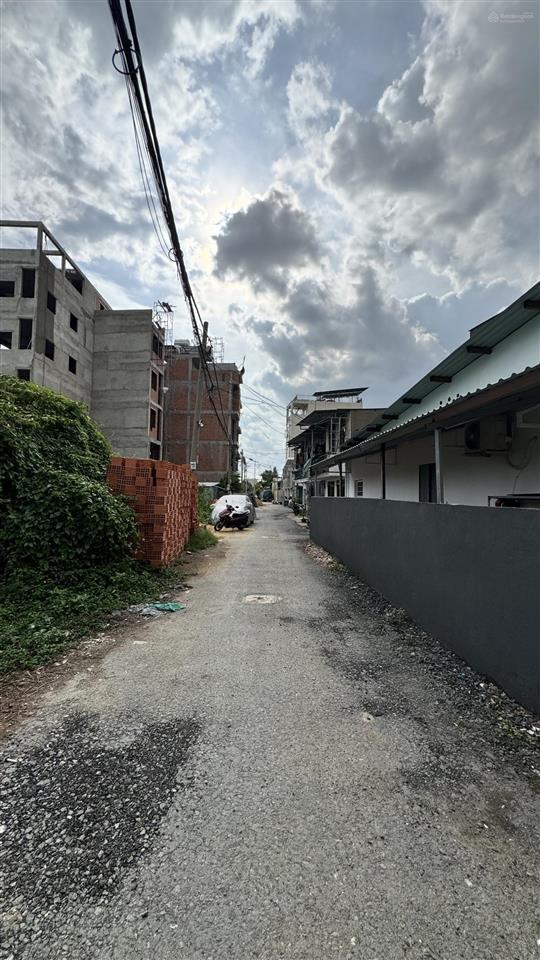 Lô góc 2 mt 58,5 m2 full thổ, ngang 5,18m dài 12,5 m giá 5 tỷ 250 đường vườn lài an phú đông