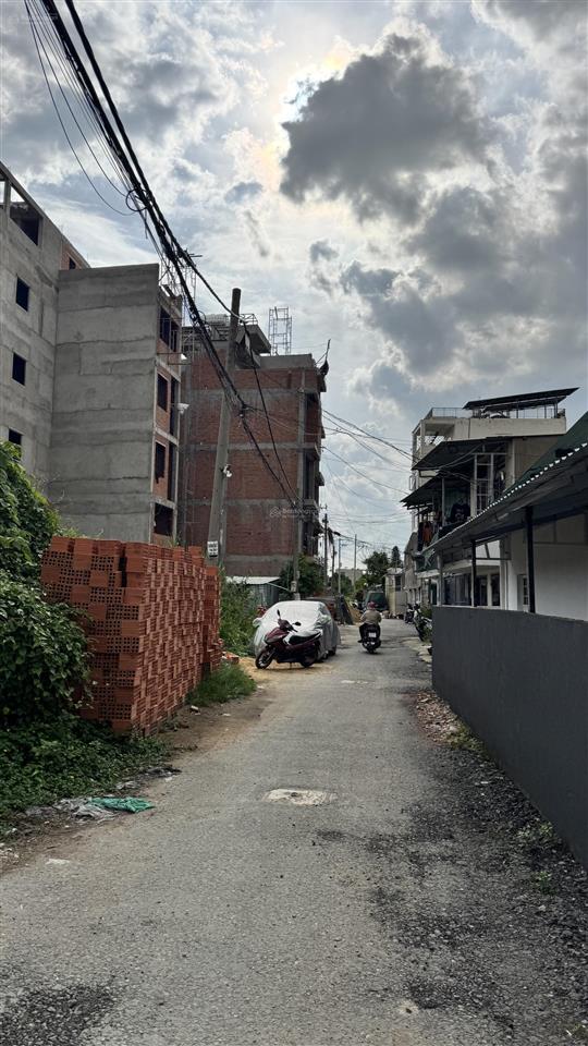 Lô góc 2 mt 58,5 m2 full thổ, ngang 5,18m dài 12,5 m giá 5 tỷ 250 đường vườn lài an phú đông
