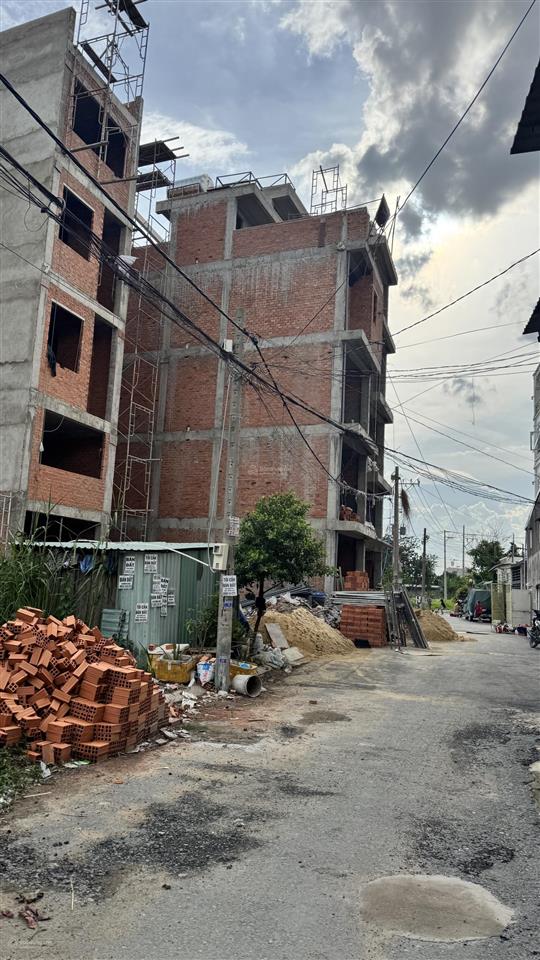 Lô góc 2 mt 58,5 m2 full thổ, ngang 5,18m dài 12,5 m giá 5 tỷ 250 đường vườn lài an phú đông